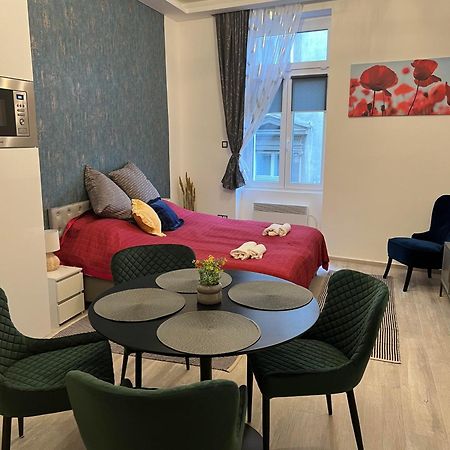 Center Apartman In The Famous Hajos Street Budapest Exterior foto