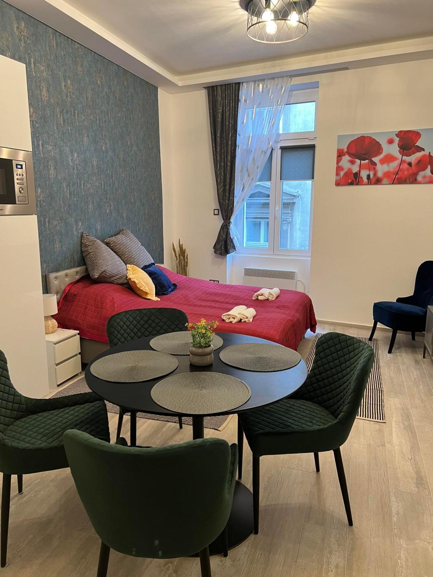 Center Apartman In The Famous Hajos Street Budapest Exterior foto